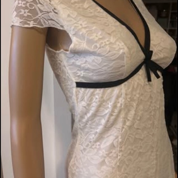 White Lace Dress with Black Trim - Picture 4 of 4